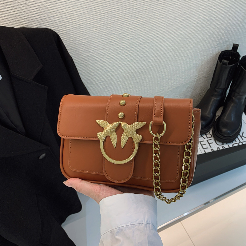 Qadın çiynində çanta, zəncirli crossbody model