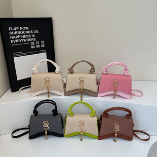 ���䂀���r�G�μ��2025�����¿����³�����ĸ��ƴɫ�ٴ��ճ�Ů��