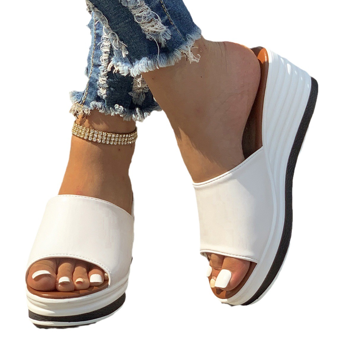 Summer new European and American fashion peep toe wedge fashion casual foreign trade plus size women's one-line sandals for women