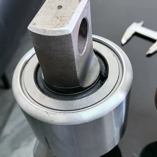 厂家直销卡特扭力杆胶芯 3518204