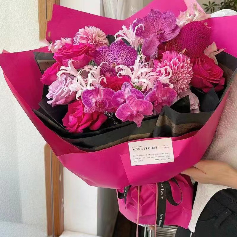 Lizhuran color sólido espesado primer rollo de papel de amor impermeable OPP floral papel de embalaje 56 * 10Y rollo de papel de embalaje