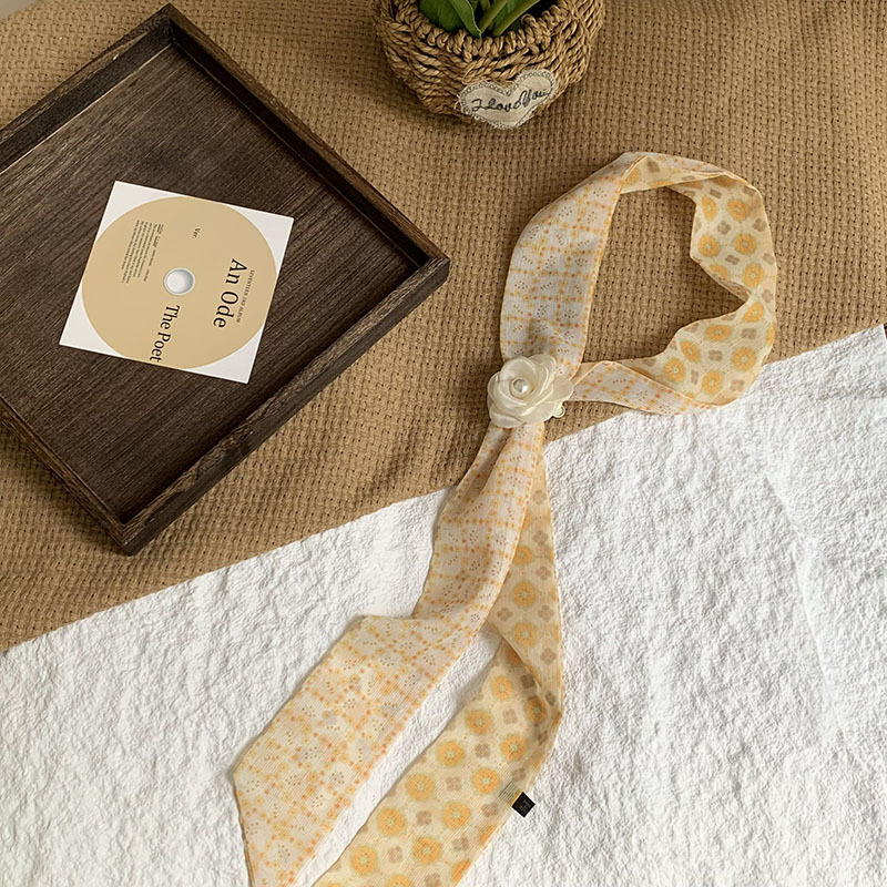 Bufanda de seda, bufanda pequeña de moda de alta gama, flor de todo fósforo, clip tridimensional, decoración de flores, serpentín, diadema