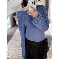 春と秋のシンプルで多用途なワンショルダークラシックストライプ長袖バックレスTシャツトップスレディースアウターボトリングシャツトップ
