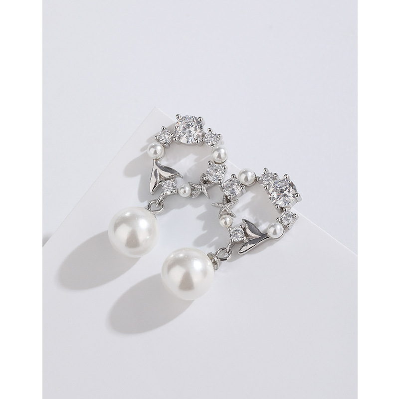 925 plata esterlina diamante fishtail pendientes nicho femenino diseño 2023 nuevos pendientes Luz de lujo de alto grado pendientes de perlas