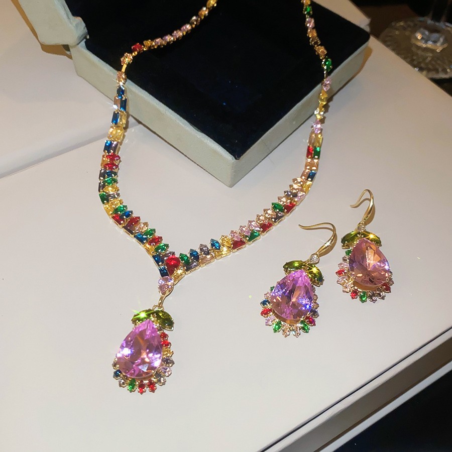 Collar de pendientes de diamantes con gotitas de agua transfronterizas europeas y americanas, colgante de moda de lujo ligero, cadena de clavícula, celebridad de Internet, joyería de alta gama, mujer