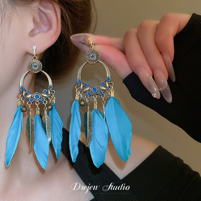 Pendientes de perlas de cristal de diamante de aguja de plata pendientes largos de lujo de Luz Retro europeo y americano pendientes dulces frescos de alto grado para mujeres