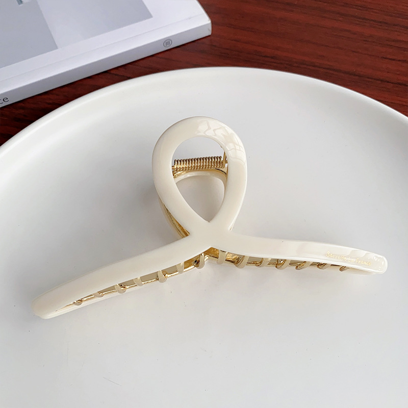 Minimalistisk stor hårklämma i metall och acetat_voghion.com
