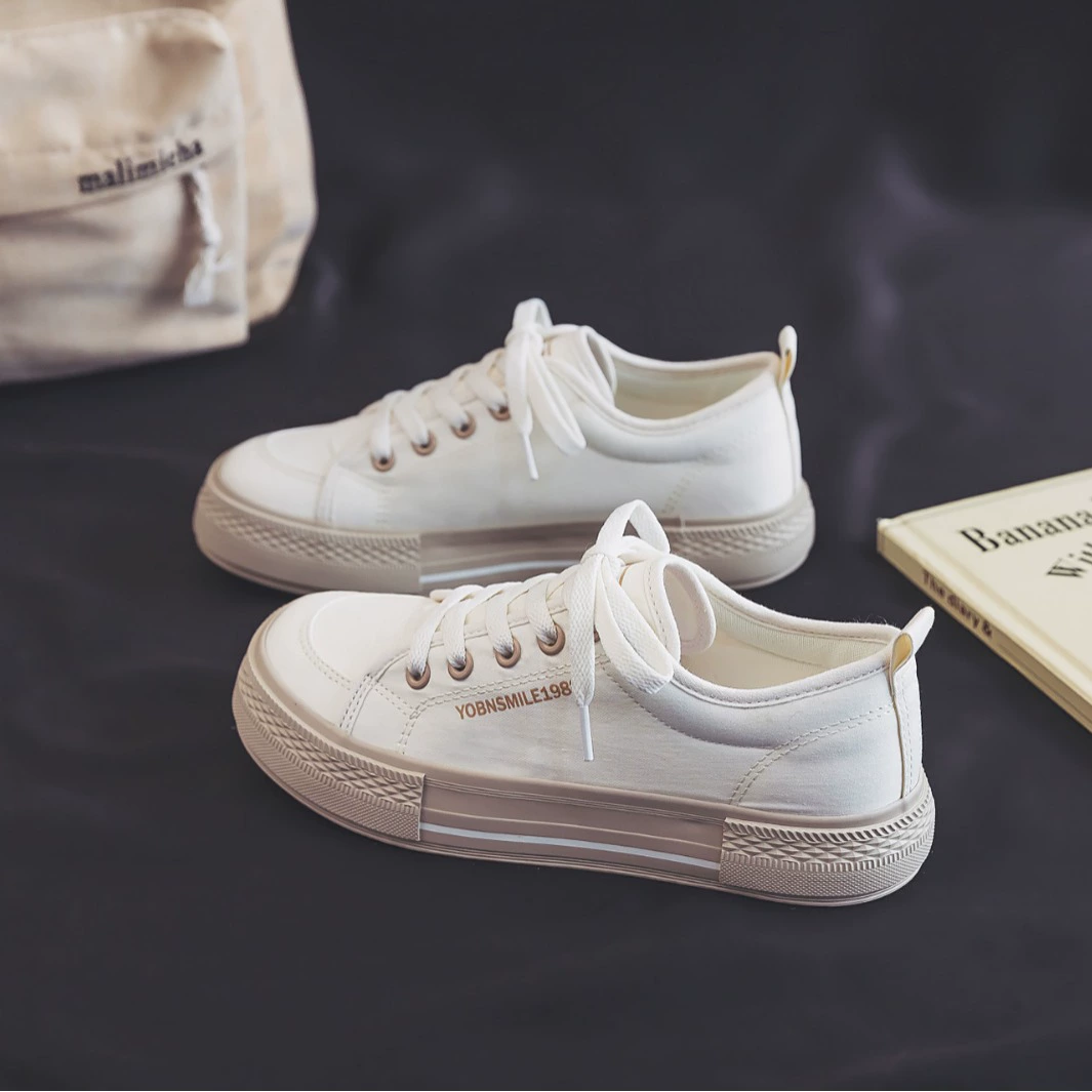 В наличии Весенние новые студенческие повседневные парусиновые туфли на шнуровке для женщин GD36