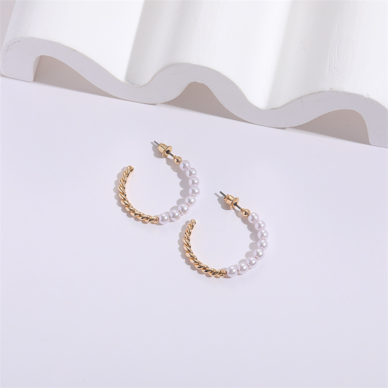 Simple Style C Shape Artificial Pearl Copper Plating Ear Studs 1 Pair