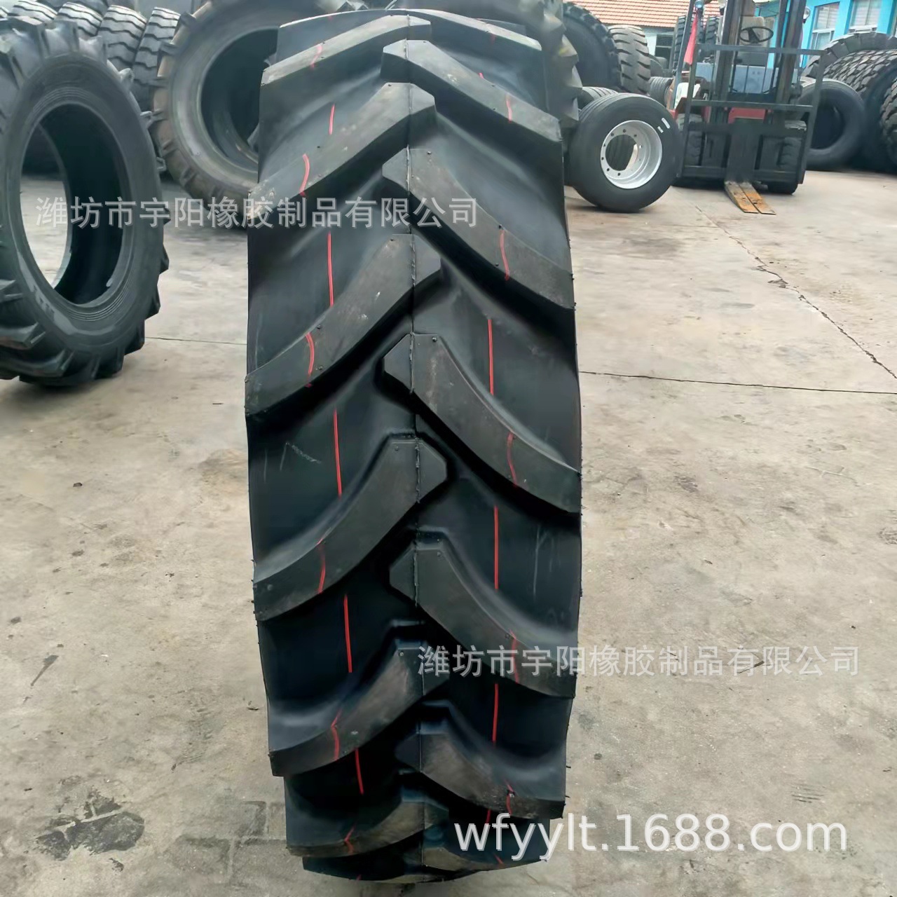 13.6-24 联合收割机轮胎 农用胎 拖拉机轮胎 人字形