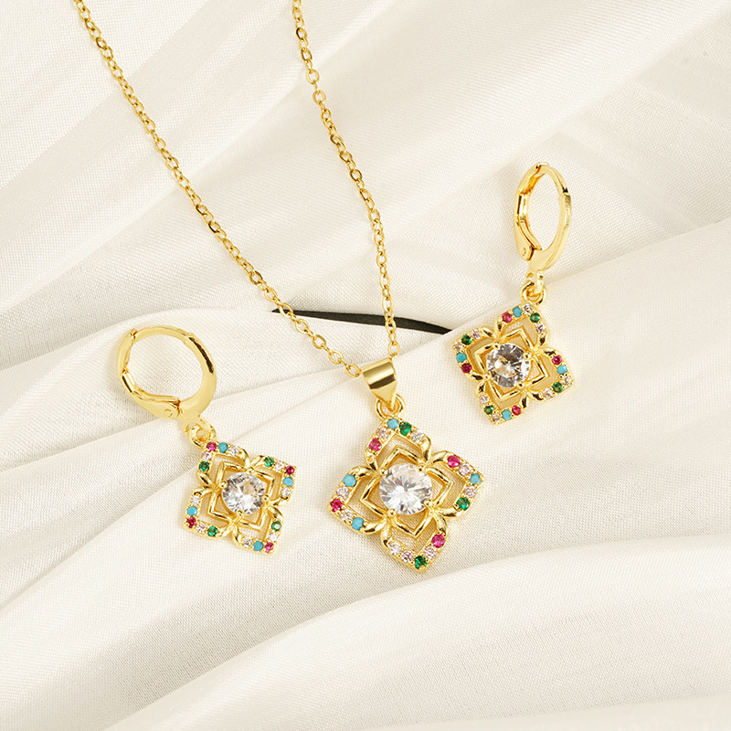 Pendientes de flores huecas de circonio de lujo ligero de oro de arena vietnamita de estilo europeo y americano