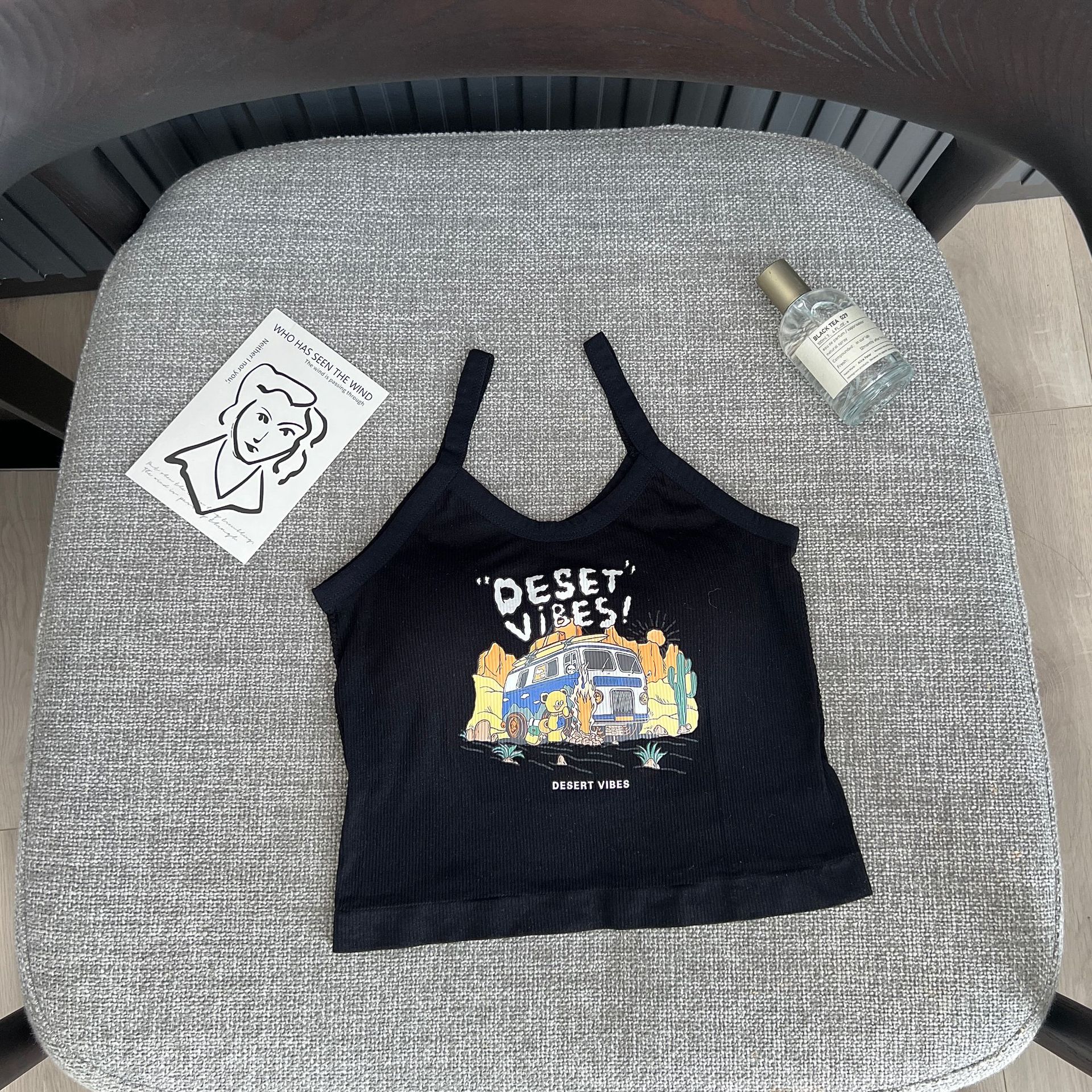 La primavera y el verano de estilo americano impreso carta bottoming camisola con almohadilla en el pecho desgaste exterior hermosa espalda chica caliente recortada superior