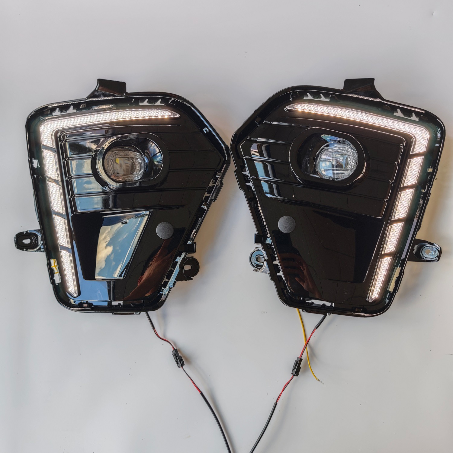 Suitable for 2026 Toyota Wildlander RAV4 fog lights, LED daytime running lights, turn signals, modified front fog lights
