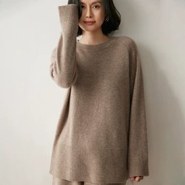 女式T恤;女式针织衫;围巾