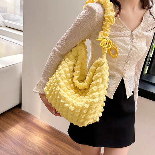 Korean Instagram mesh cloud pattern fashionable large capacity crossbody bag for women 2024 new bubble pleated shoulder bag