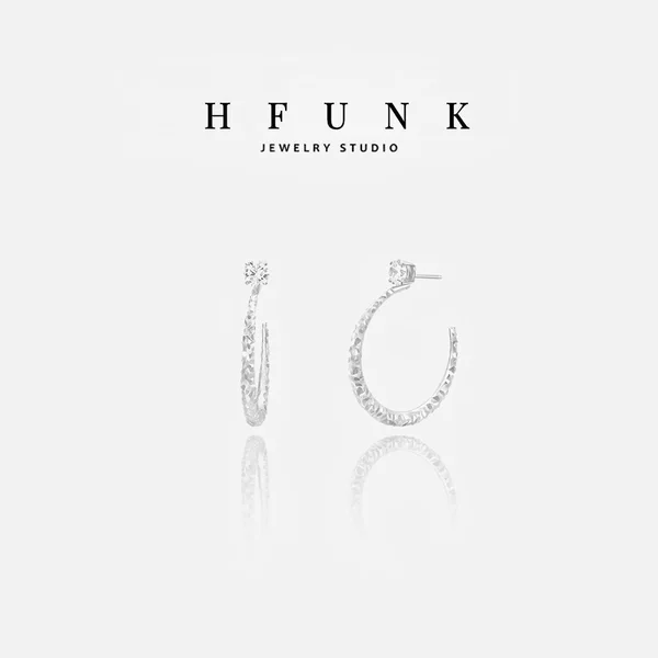 High-end, colorfast women's earrings, versatile French-style accessories, simple floral design, large C-shaped hoop earrings, unique design earrings