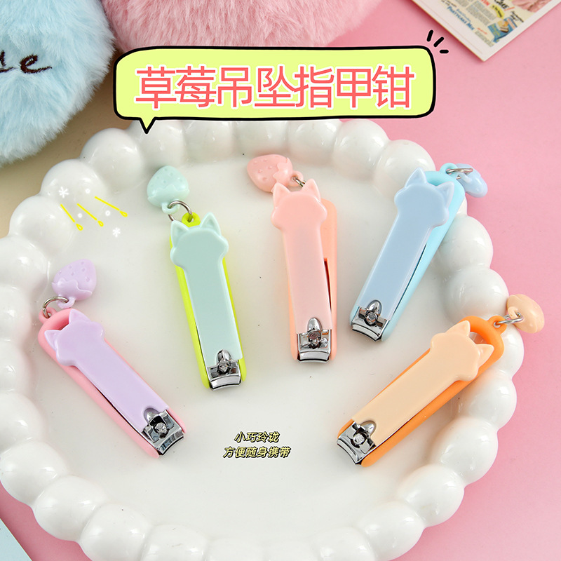 Creative Cartoon Strawberry Pendant Nail Clipper Single Portable Slanted Nail Scissors Stainless Steel Small Flat Nail Clippers Creative Cartoon Strawberry Pendant Nail Clipper Single Portable Slanted Nail Scissors Stainless Steel Small Flat Nail Clippers