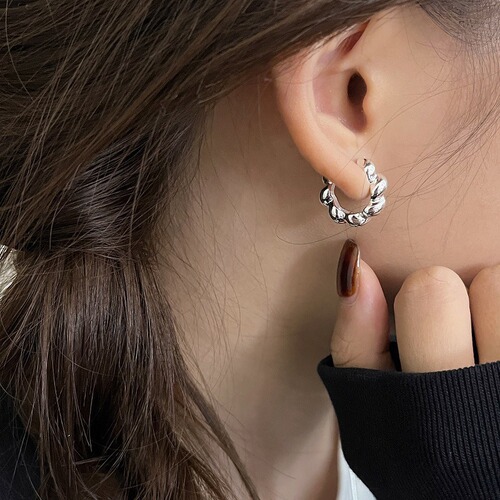 S925 Sterling Silver High-end Light Luxury Twist Earrings Niche Design Croissant Earrings Earrings New Unique Earrings