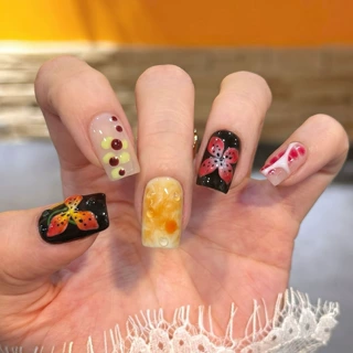 黛瑞森【鎏金芳华】高级感欧美雕花穿戴甲甲片彩色手绘夏日美甲贴