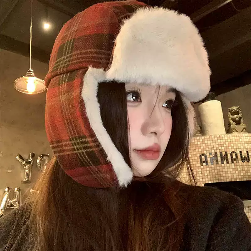 Retro red colored fleece travel keep warm hat