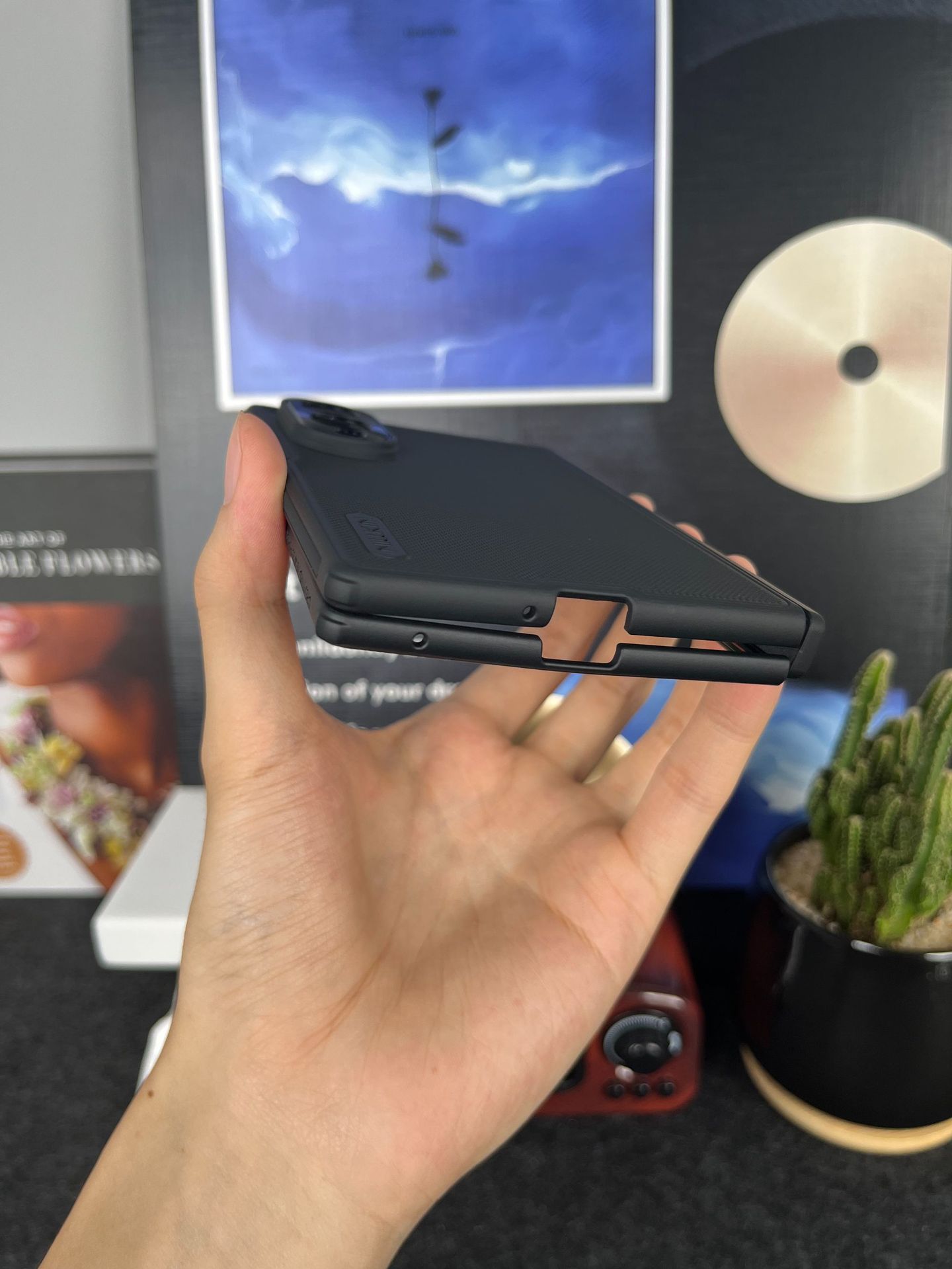 Ốp lưng từ tính NILLKIN cho Samsung Z Fold 8 Ultra, chất liệu nhám mờ, bảo vệ chống sốc — Ốp lưng từ tính chống xước Fold - Samsung Z Fold 8 Đen, Ốp lưng từ tính chống xước Fold - Samsung Z Fold 8 ULTRA Đen, Ốp lưng từ tính chống xước Fold - Samsung Z Fold 8 Trong đen, Ốp lưng từ tính chống xước Fold - Samsung Z Fold 8 ULTRA Trong đen chi tiết 26