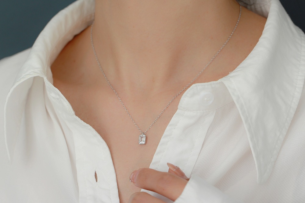 5g Weight 0.03µm Gold Plating Thickness Electroplating Gold Plating Process 925 Sterling Silver Zircon Cable Chain Plating Inlay Rectangle Pendant Necklace