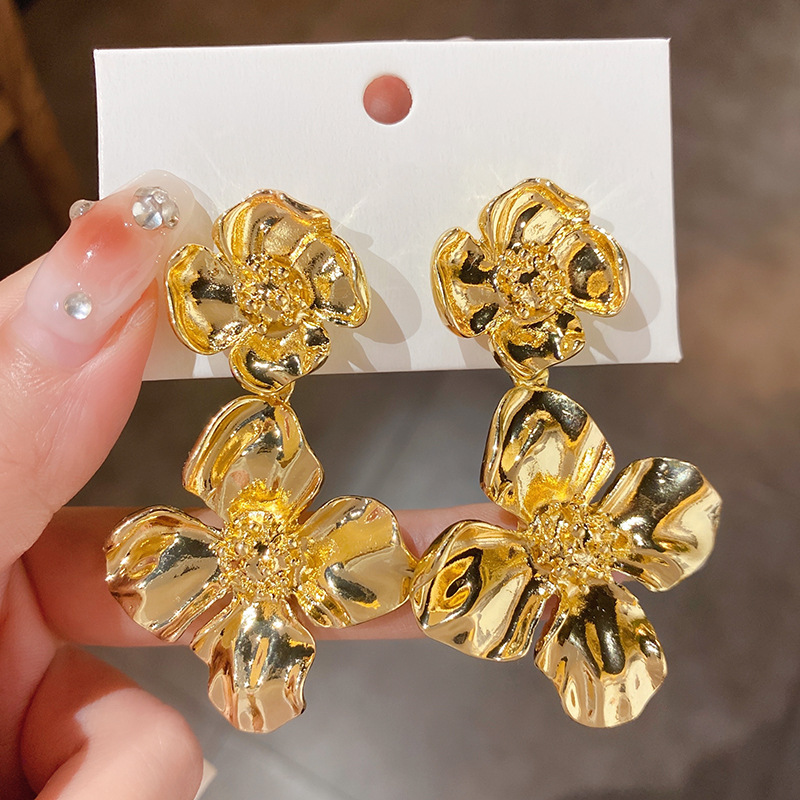 Retro Flower Alloy Plating Women's Drop Earrings 1 Pair display picture 1