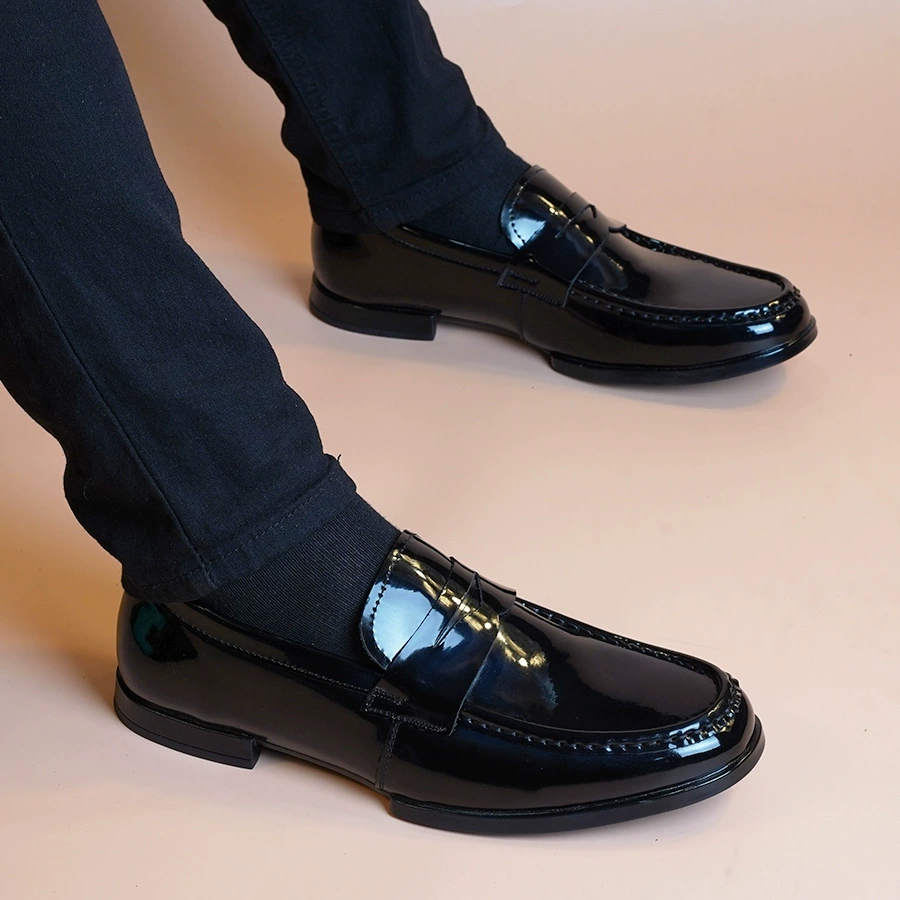 Весенние новые лоферы, мужская модная обувь-бини, глянцевая мужская обувь на одной ноге, деловая повседневная кожаная обувь в британском стиле