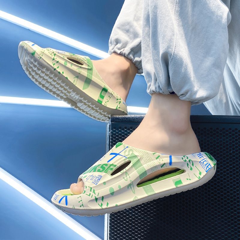 Fashionable children's ultra-soft slippers for boys