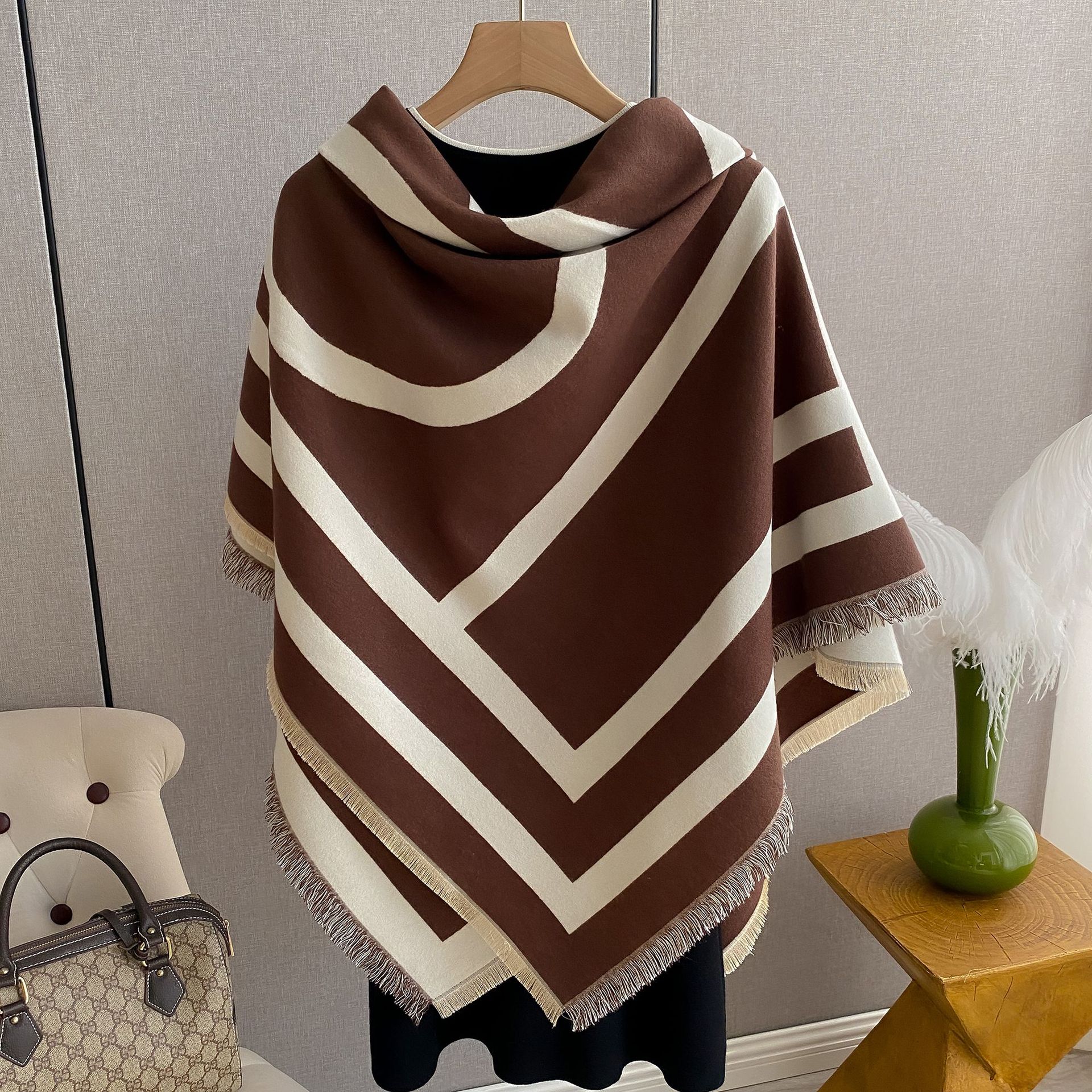 2023 Otoño e Invierno Nueva carta MO bufanda de cachemir de doble cara mantón de la habitación con aire acondicionado ropa exterior de viaje capa engrosada para las mujeres