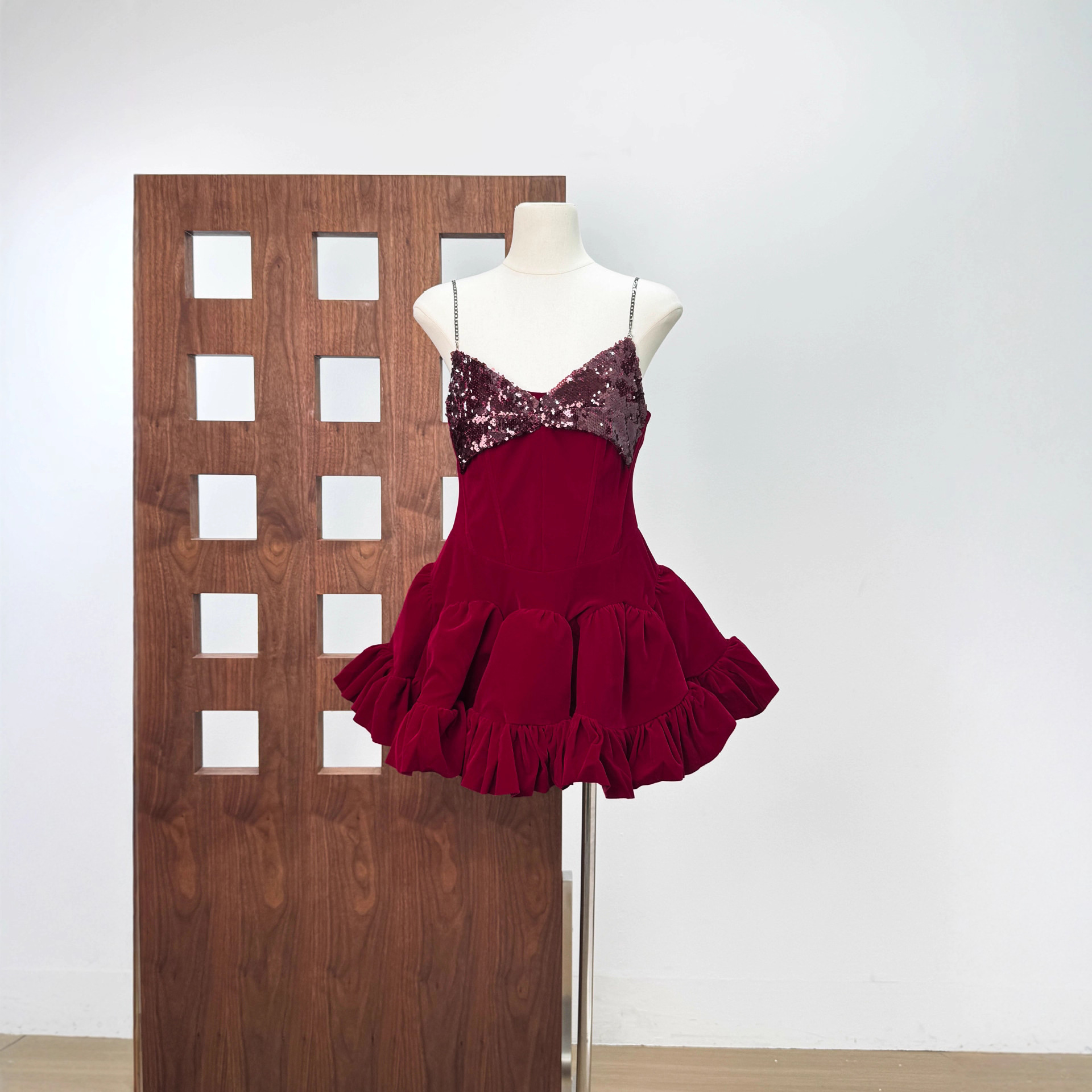 越南小众 氛围感拼接亮片修身高腰丝绒露背礼服连衣裙蓬蓬裙女