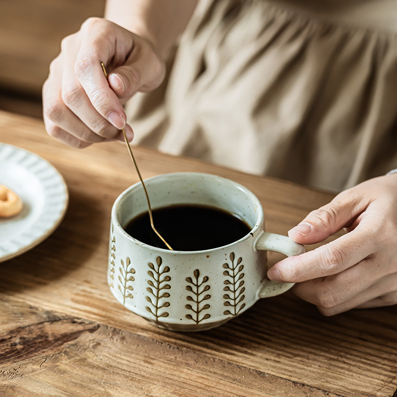 Tazas de café retro de alta calidad y platos creativos, tazas de cerámica gruesa, tazas de flores domésticas de alta calidad, tazas exquisitas al por mayor