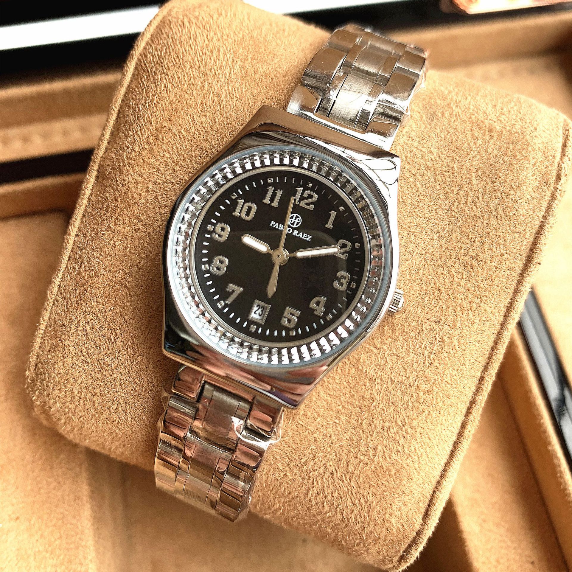 New Ladies Fashion Lovers Wrist Watch Stainless Steel Luxury Trendy Waterproof Stereo Sense Dial Watch Free Shipping