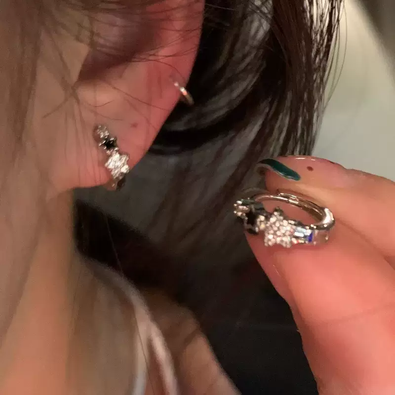 Серьги Small Brand, сезонный дизайн, лёгкие 0,0053 кг, в одиночном или парном варианте