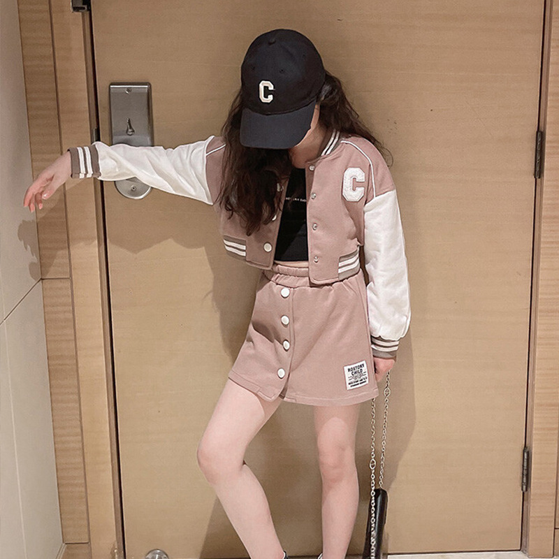 여자 스포츠 정장 2024 가을 새로운 야구 유니폼 재킷 대학 스타일 짧은 치마 캐주얼 투피스 세트