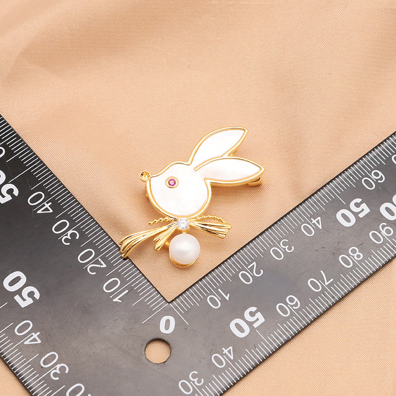 Natural de agua dulce perla broche lindo conejo versátil elegante traje accesorios ramillete Nueva joyería 18K chapado en oro