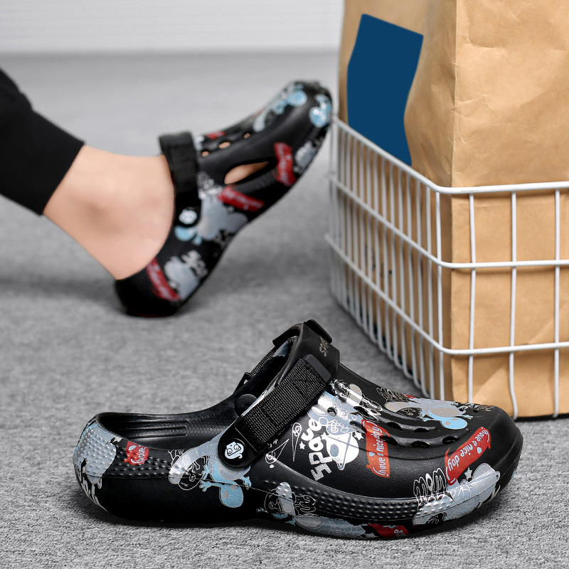 Verano nuevo estilo zapatos con agujeros sandalias hombre transfronterizo talla grande un zapato dos uso graffiti suela gruesa pisando mierda zapatos de playa vadear