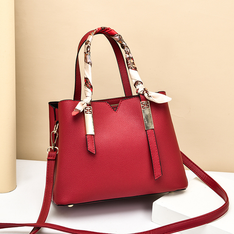 【 】 Handtasche 2024 Neue modische Damen mittleren Alters Korean Edition Schal Mama Tasche Einzel-Schulter Crossbody_voghion.com