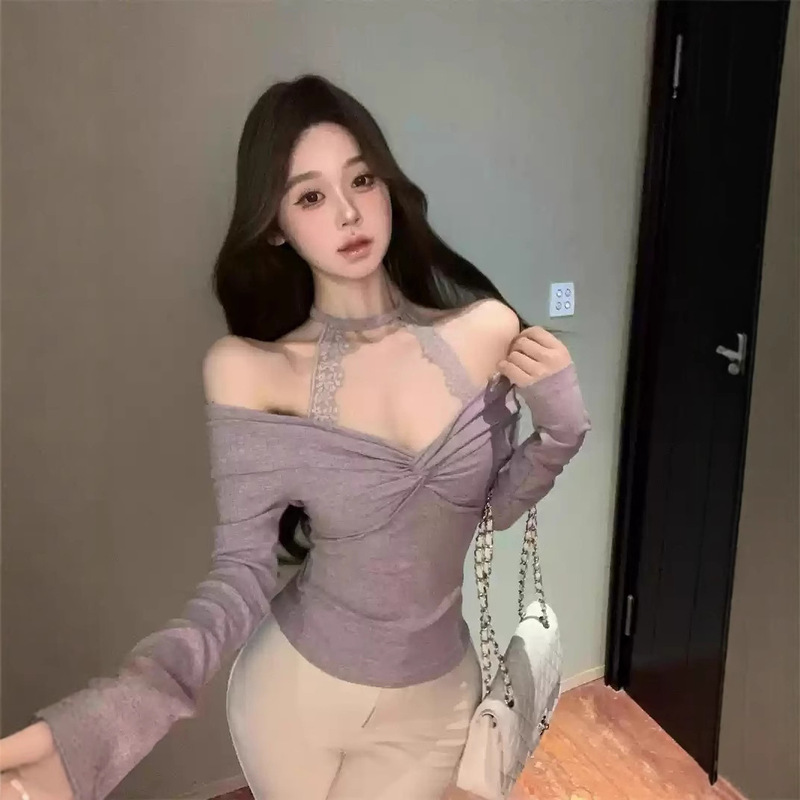 One-Shoulder Lace Halter Neck Long-Sleeve T-Shirt with a One-Line Neckline, Autumn Slim-Fit Twist Design, Purple Short Base Top