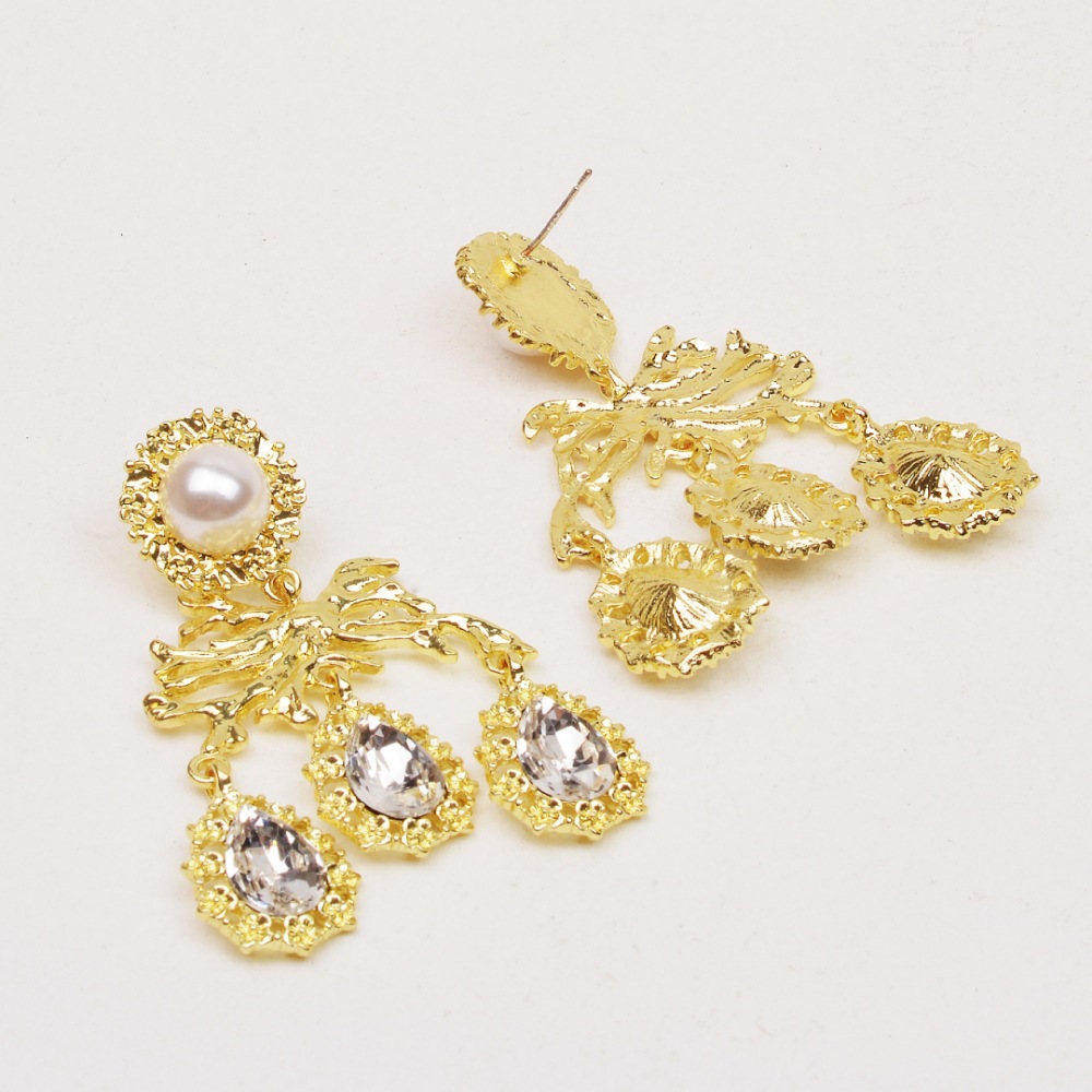 Wholesale Jewelry 1 Pair Retro Water Droplets Alloy Rhinestones Chandelier Earrings display picture 3