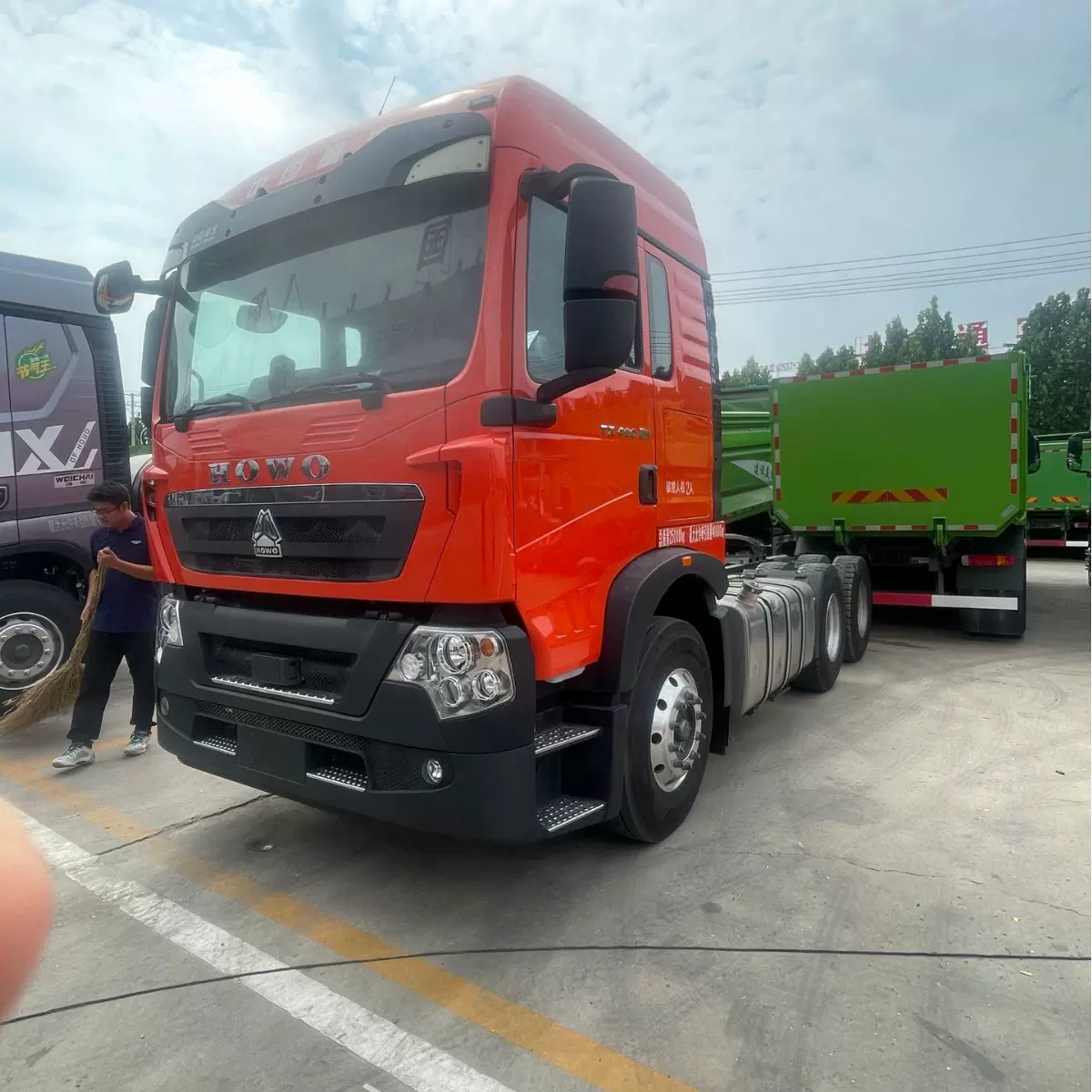供应中国重汽豪沃HOWOTX7半挂牵引车拖车头货车重卡双驱豪沃TX7