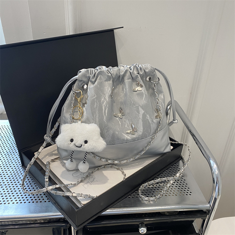 Bolso plateado para mujeres 2024 nueva moda bolso de hombro de alta calidad bolso de cadena bolso de verano mochila rojo