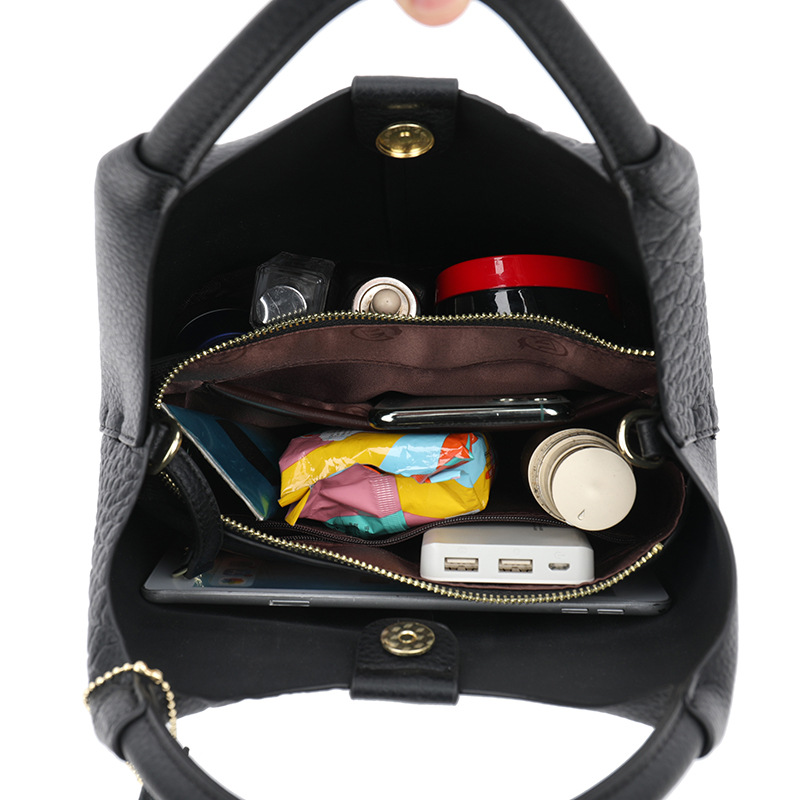 Moteriška didelės talpos rankinė 2024 m. Nauja korėjietiško stiliaus madinga motinos rankinė su minkšta odine pečių rankine su tekstu_voghion.com