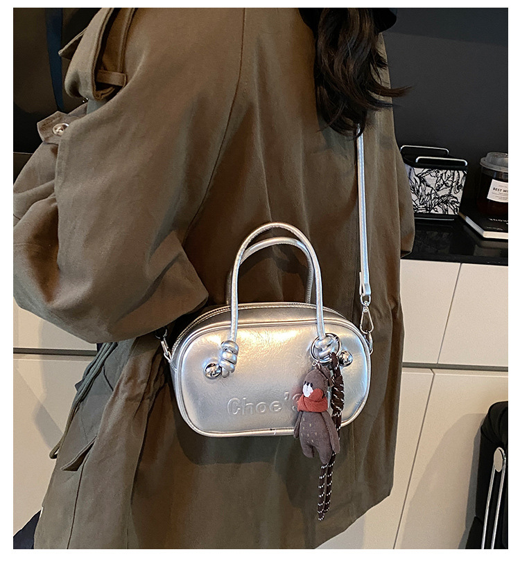 Retro soft leather solid color pillow bag for women, 2025 new trendy and fashionable single-shoulder crossbody bag, versatile hand-held bowling bag full figure
