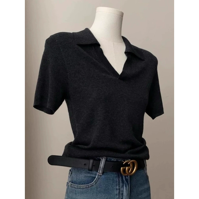 Ретро темно-серая рубашка-поло с лацканами, вязаная женская летняя футболка с короткими рукавами и v-образным вырезом, тонкая футболка на правое плечо, элегантный топ