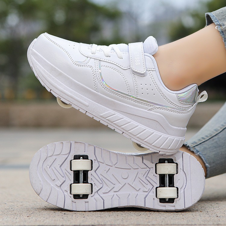 Children's dual wheel shoelaces for boys on four wheels