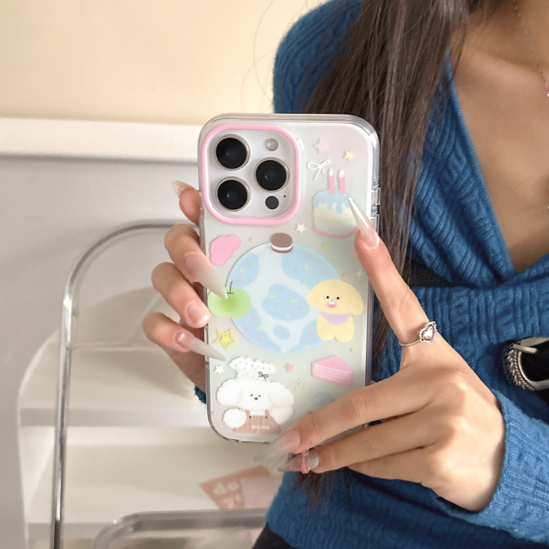 Divertido y lindo perro blanco de dibujos animados adecuado para 15ProMax Postre 16Pro magnético 14/13 Red de Internet 16PM soporte