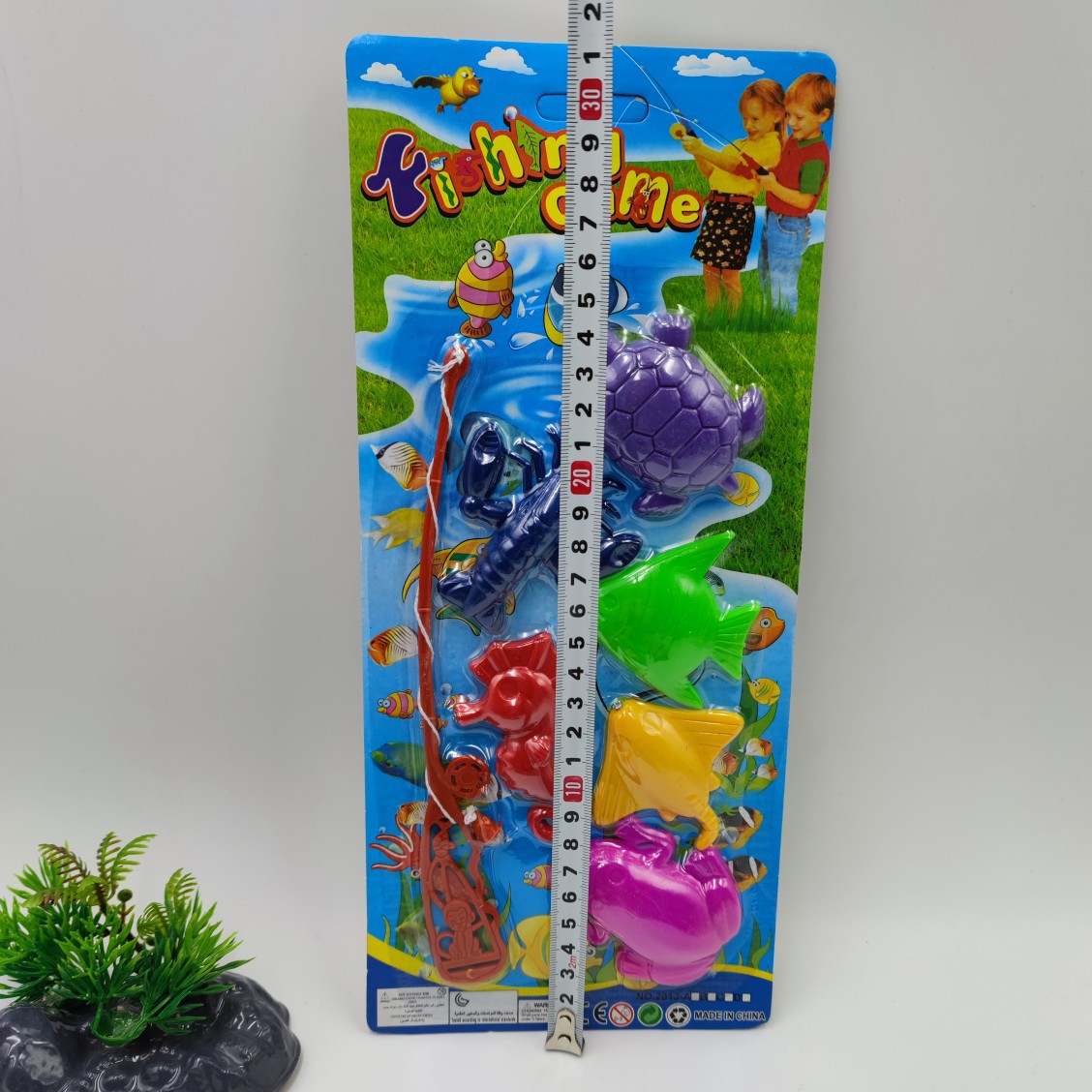 Dos yuanes 2013A juegos de pesca magnética para niños 2 yuanes 10 yuanes juguetes para niños anillo de regalo novedoso