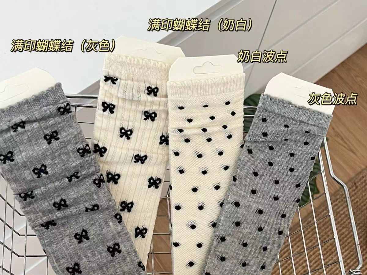 Calcetines cortos de moda del tobillo de la muchacha versátil del estilo coreano para los estudiantes Calcetines en relieve tridimensionales de encaje blanco calcetines de mujer primavera y verano
