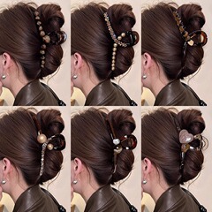 高級感珠珠珠アクリルクリップ女2025新髪量多大盤髪サメクリップ復古頭飾り
